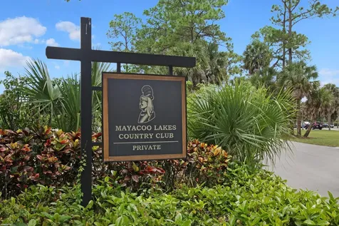 9221 Heathridge Drive West Palm Beach FL 33411