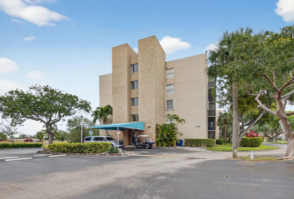 5280 Nw 2nd Avenue Boca Raton FL 33487