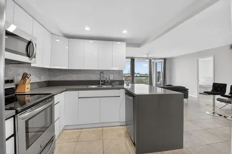 5280 Nw 2nd Avenue Boca Raton FL 33487