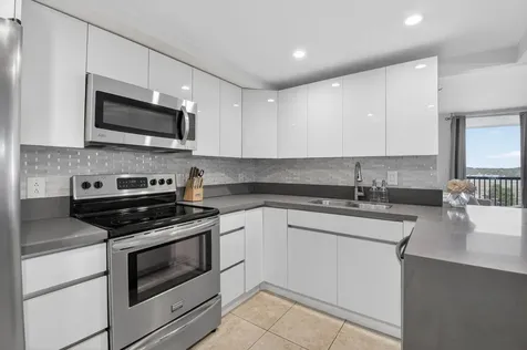 5280 Nw 2nd Avenue Boca Raton FL 33487