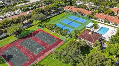 5280 Nw 2nd Avenue Boca Raton FL 33487