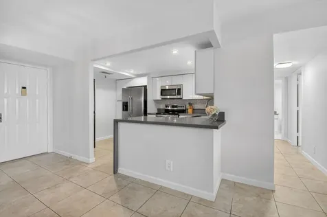 5280 Nw 2nd Avenue Boca Raton FL 33487