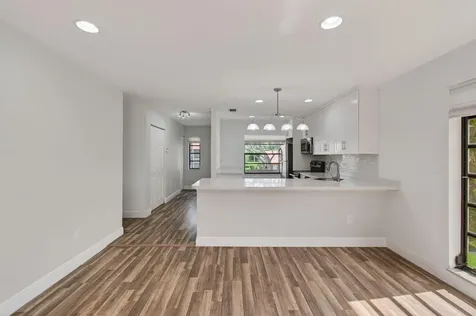 8536 Casa Del Lago Boca Raton FL 33433