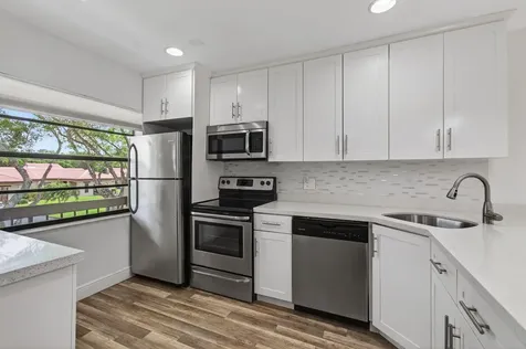 8536 Casa Del Lago Boca Raton FL 33433