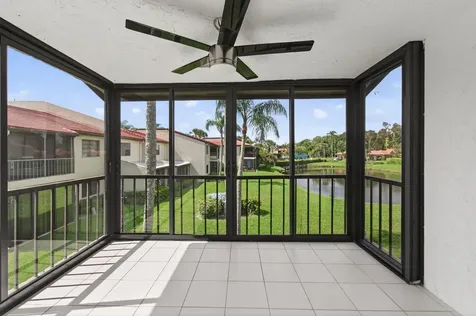 8536 Casa Del Lago Boca Raton FL 33433