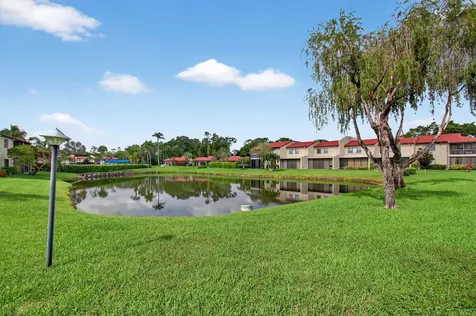 8536 Casa Del Lago Boca Raton FL 33433