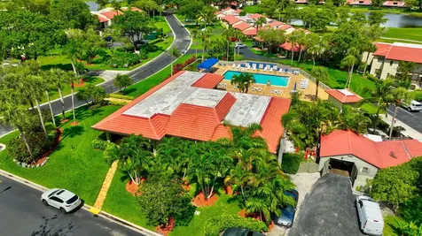 8536 Casa Del Lago Boca Raton FL 33433