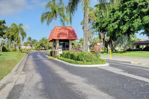8536 Casa Del Lago Boca Raton FL 33433