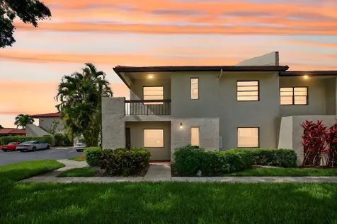 8536 Casa Del Lago Boca Raton FL 33433