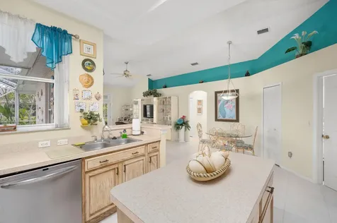 1718 Sw Columbia Street Port Saint Lucie FL 34987