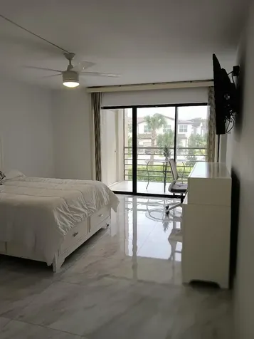 5749 Camino Del Sol Boca Raton FL 33433