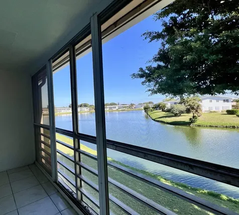 130 Chatham F West Palm Beach FL 33417