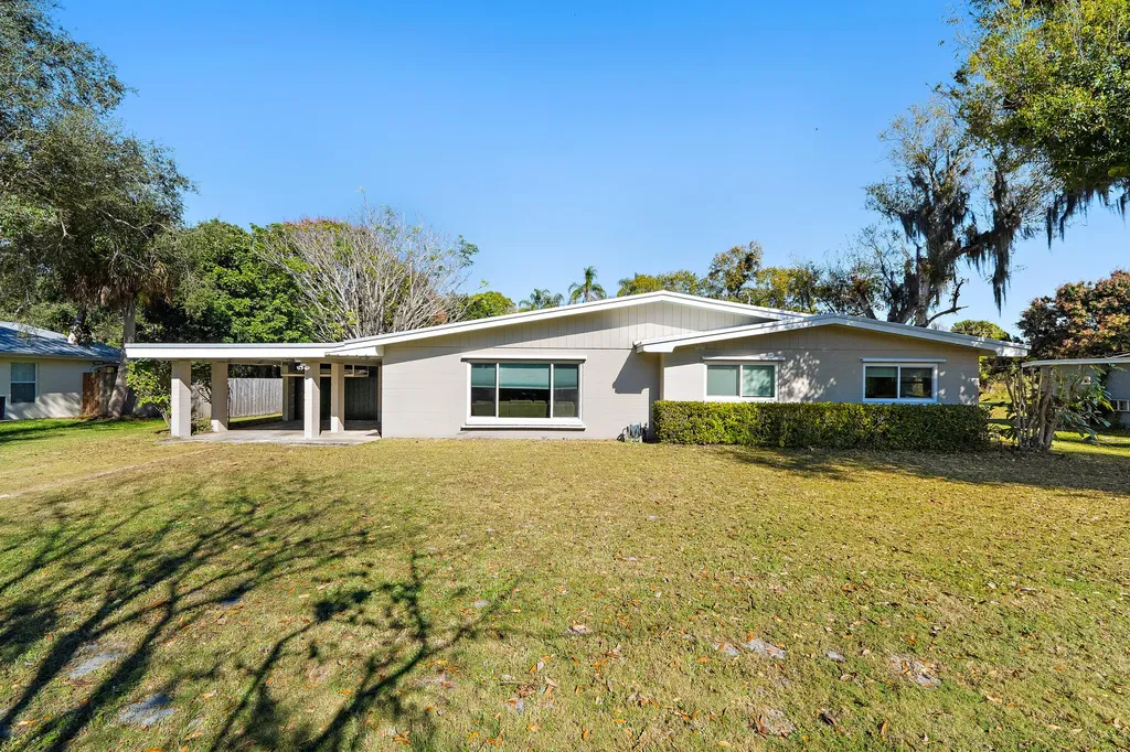800 Anita Street Fort Pierce FL 34982