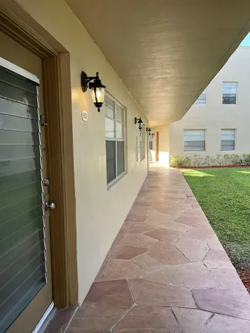 832 Normandy R Delray Beach FL 33484