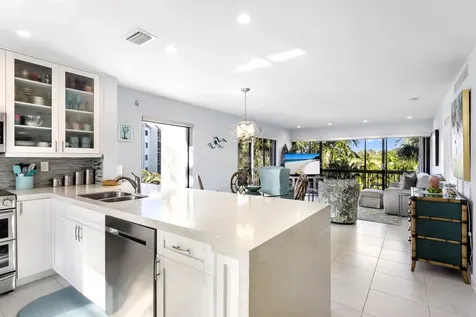 2550 Presidential Way West Palm Beach FL 33401