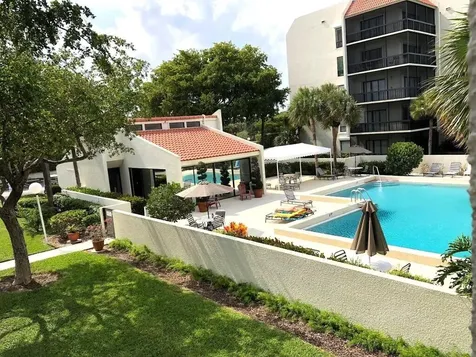2550 Presidential Way West Palm Beach FL 33401