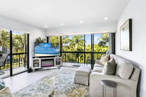 2550 Presidential Way West Palm Beach FL 33401