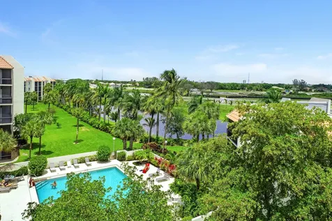 2550 Presidential Way West Palm Beach FL 33401