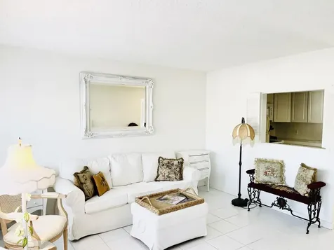 34 Kent C West Palm Beach FL 33417