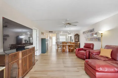 27 Abbey Lane Delray Beach FL 33446