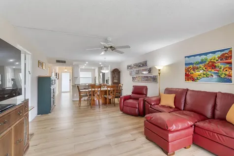 27 Abbey Lane Delray Beach FL 33446