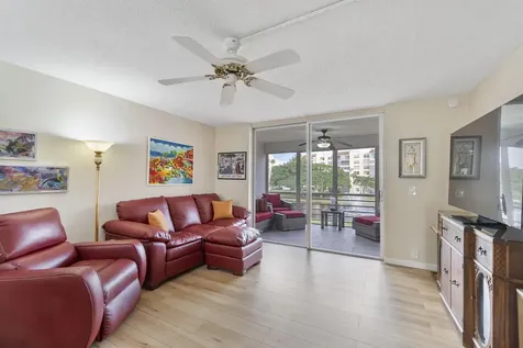 27 Abbey Lane Delray Beach FL 33446
