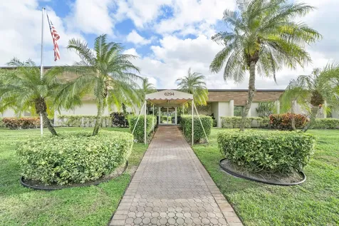 27 Abbey Lane Delray Beach FL 33446