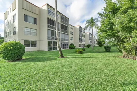 27 Abbey Lane Delray Beach FL 33446