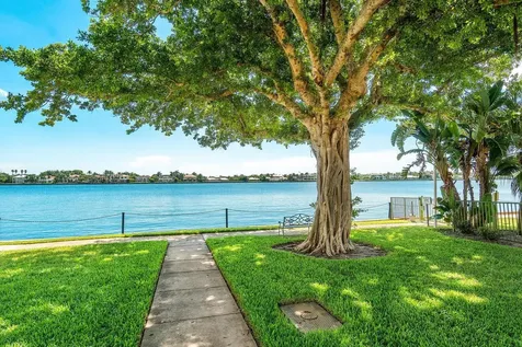 157 Yacht Club Way Hypoluxo FL 33462