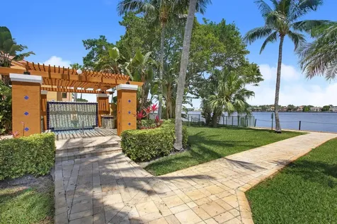 157 Yacht Club Way Hypoluxo FL 33462