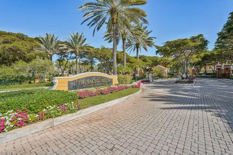 157 Yacht Club Way Hypoluxo FL 33462