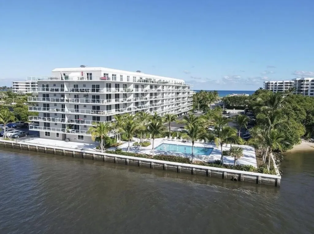 2560 S Ocean Boulevard Palm Beach FL 33480