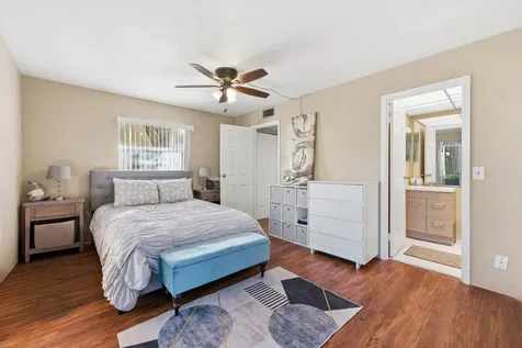 207 Saxony Delray Beach FL 33446