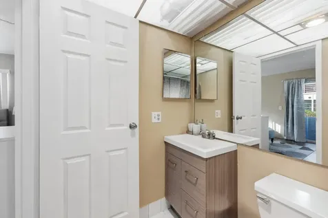 207 Saxony Delray Beach FL 33446