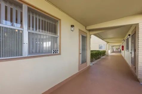 207 Saxony Delray Beach FL 33446