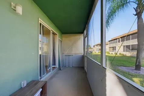 207 Saxony Delray Beach FL 33446