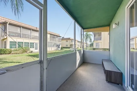 207 Saxony Delray Beach FL 33446