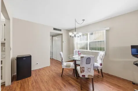 207 Saxony Delray Beach FL 33446