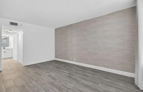 545 Oaks Lane Pompano Beach FL 33069
