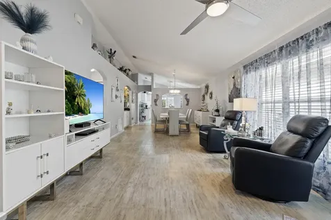649 Nw San Remo Circle Port Saint Lucie FL 34986