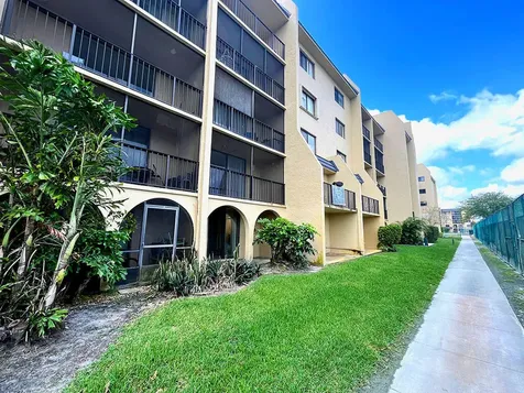 2828 Tennis Club Drive West Palm Beach FL 33417