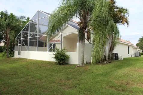 639 Sw Lake Charles Circle Port Saint Lucie FL 34986