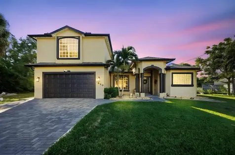 3820 Sw Cheribon Street Port Saint Lucie FL 34953