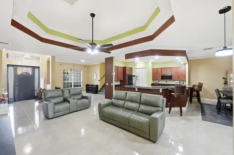 3820 Sw Cheribon Street Port Saint Lucie FL 34953