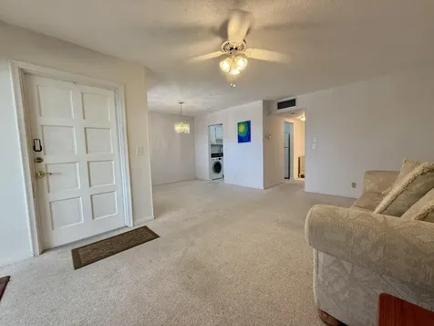 189 Stratford N West Palm Beach FL 33417