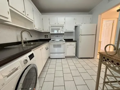 189 Stratford N West Palm Beach FL 33417