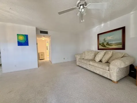 189 Stratford N West Palm Beach FL 33417