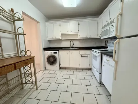 189 Stratford N West Palm Beach FL 33417