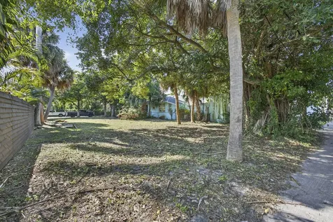 427 32nd Street West Palm Beach FL 33407