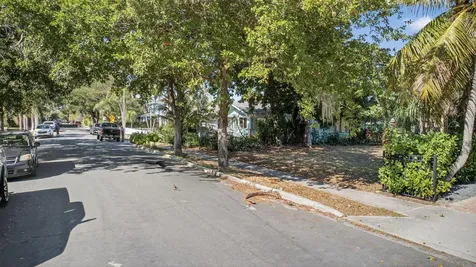 427 32nd Street West Palm Beach FL 33407